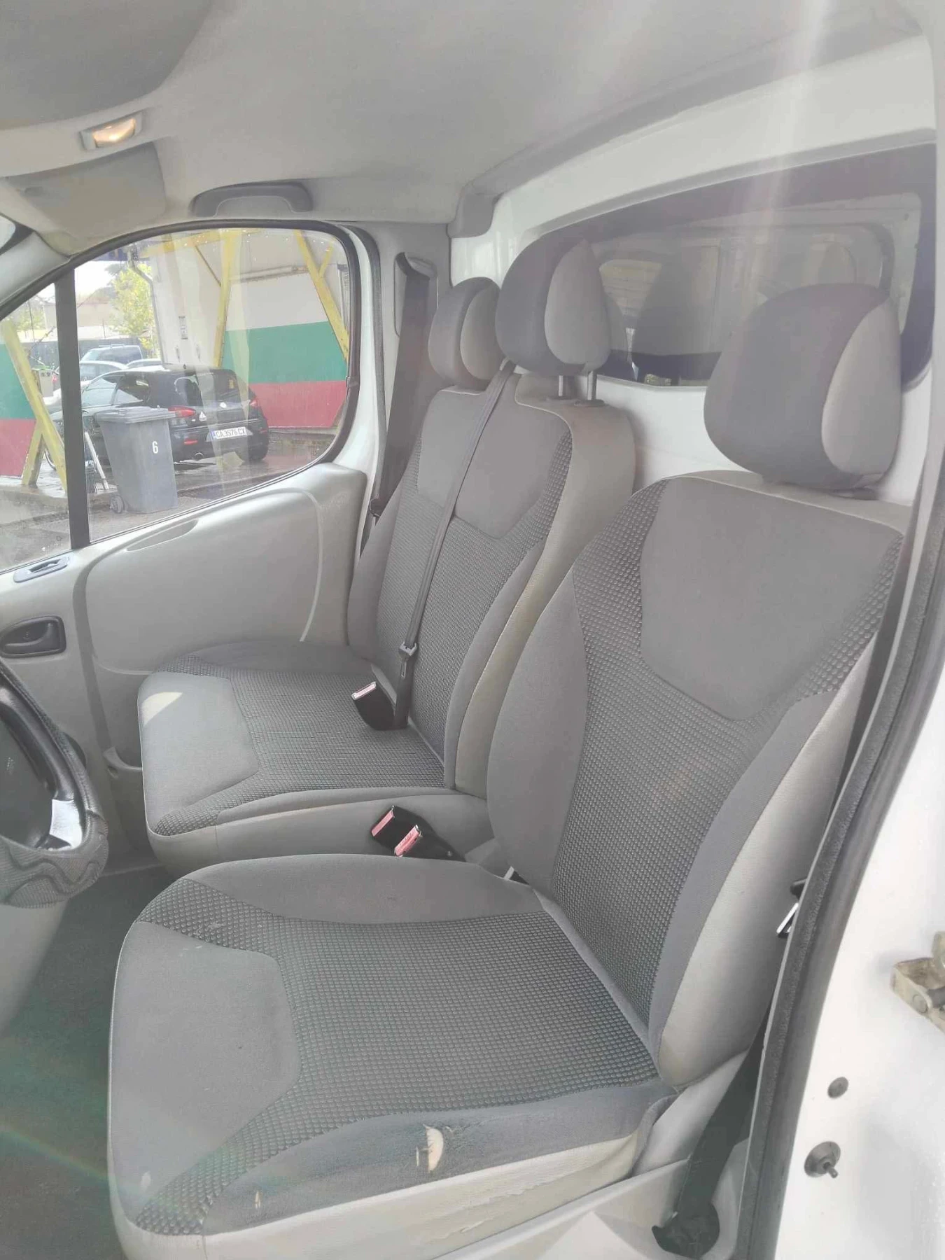 Opel Vivaro 2.0 - изображение 8