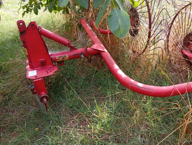 Сенообръщачка Друга марка Турски , снимка 2 - Селскостопанска техника - 53398414