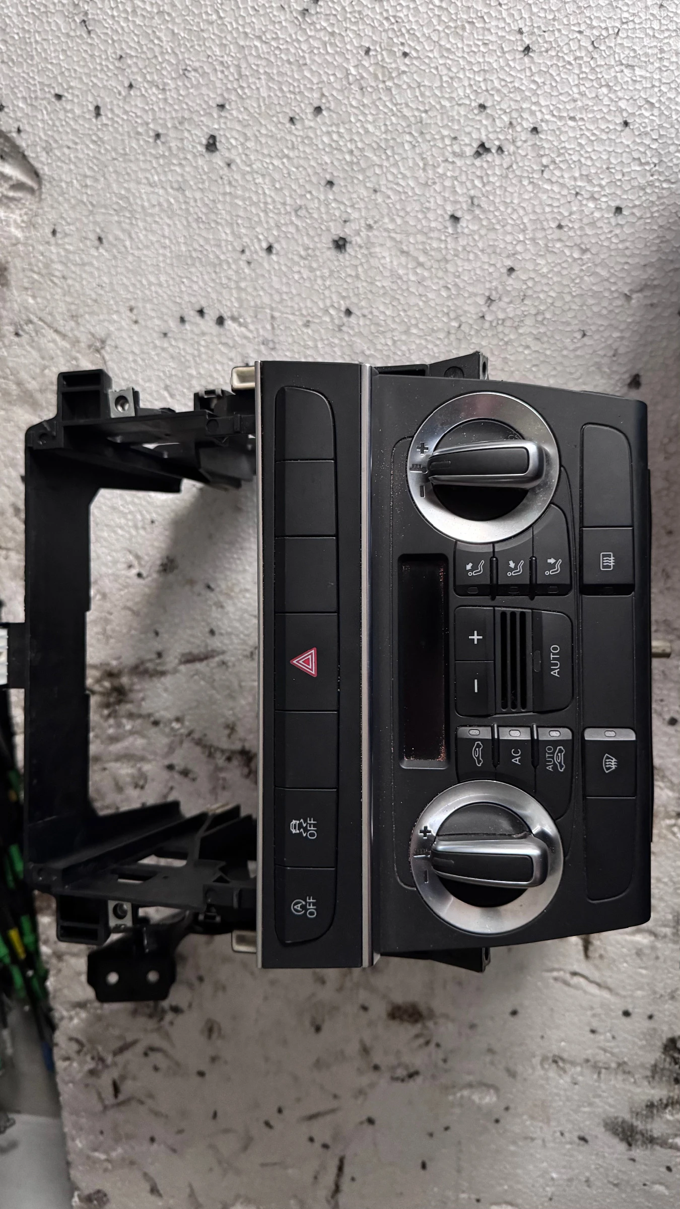   /  /  a Audi A3 - A2C53380926  / 8P0820043BM | Mobile.bg   1