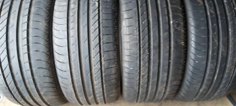 Гуми Летни 235/45R17, снимка 2 - Гуми и джанти - 31257704