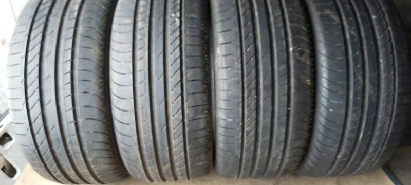 Гуми Летни 235/45R17, снимка 1 - Гуми и джанти - 31257704