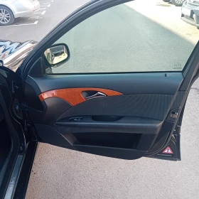 Mercedes-Benz E 200, снимка 12