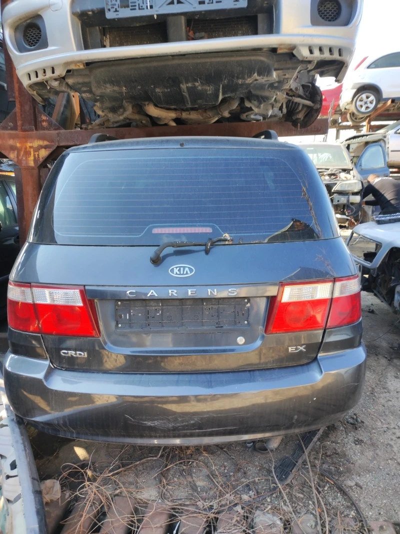 Kia Carens, снимка 1 - Автомобили и джипове - 39873545