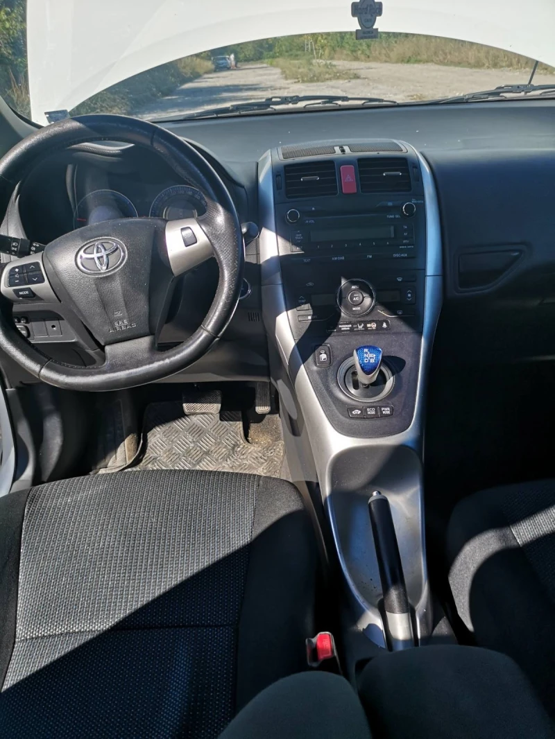 Toyota Auris, снимка 7 - Автомобили и джипове - 47335074