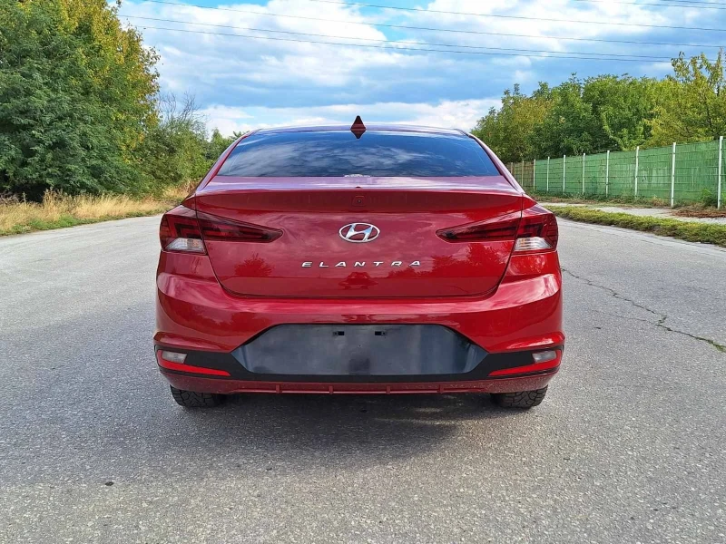 Hyundai Elantra, снимка 2 - Автомобили и джипове - 47806519