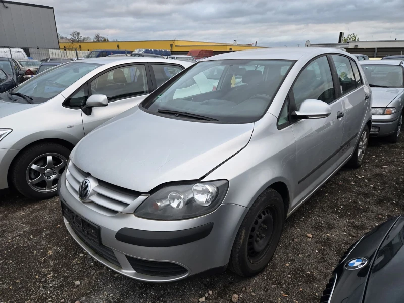 VW Golf, снимка 1 - Автомобили и джипове - 48241014