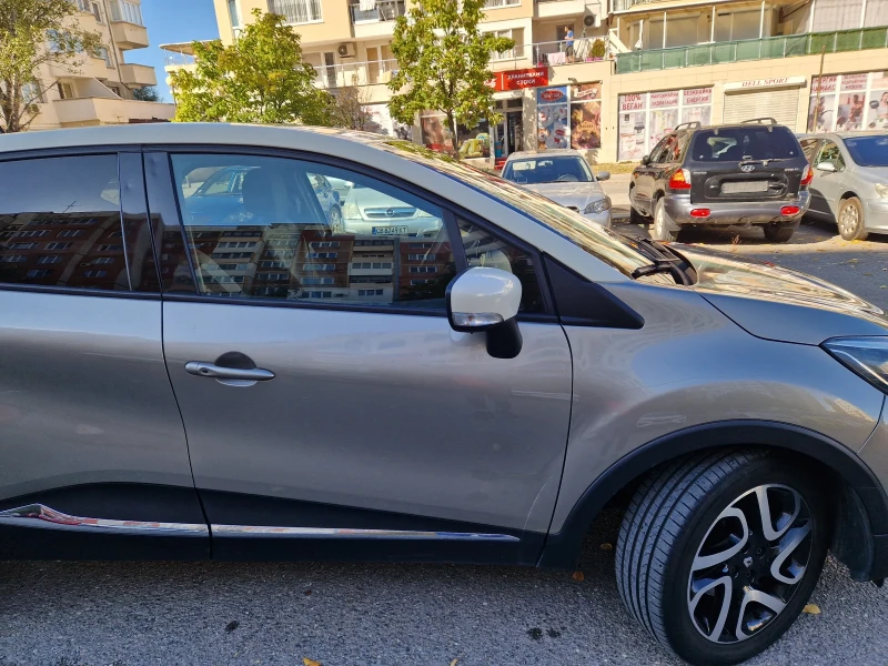 Renault Captur, снимка 4 - Автомобили и джипове - 52673691