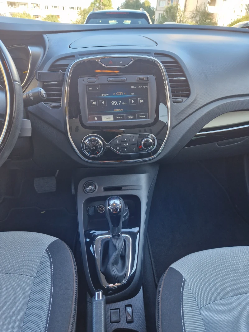 Renault Captur, снимка 10 - Автомобили и джипове - 52673691