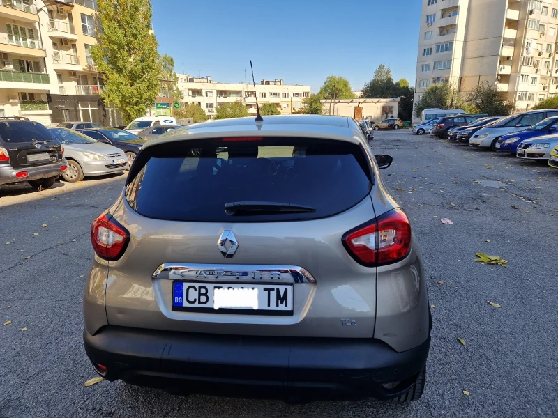 Renault Captur, снимка 8 - Автомобили и джипове - 52673691