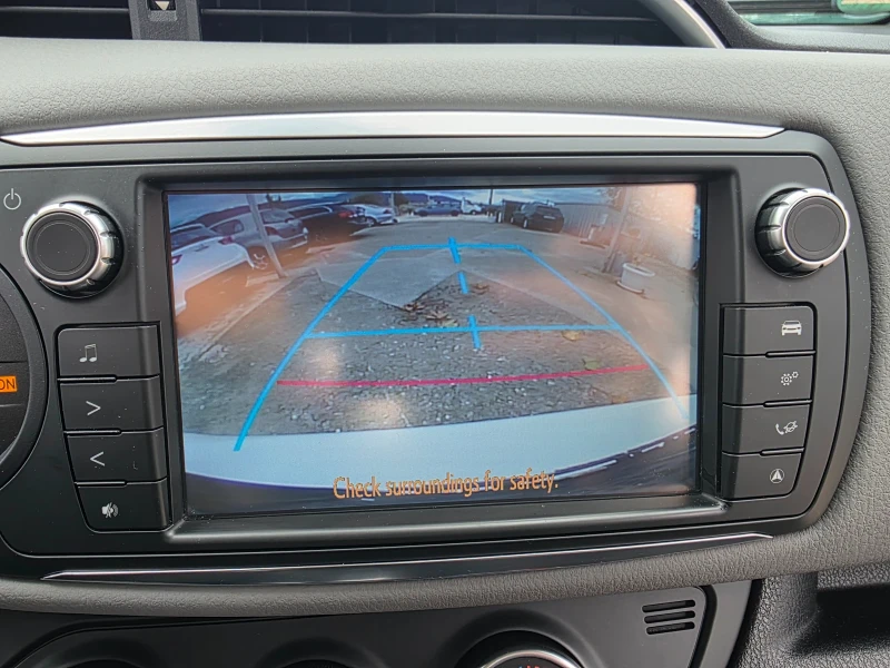 Toyota Yaris 1.33 VVTI Edition-S Evro 6 Камера, снимка 14 - Автомобили и джипове - 52383210