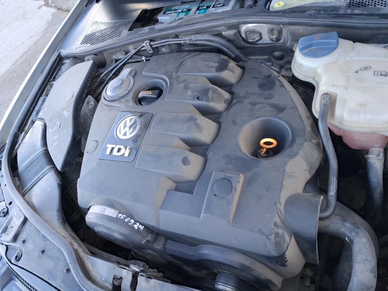 VW Passat 1.9 три 131 К.с , снимка 12 - Автомобили и джипове - 52391046