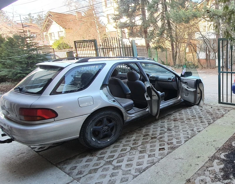 Subaru Impreza 1.6 AWD 4x4, снимка 4 - Автомобили и джипове - 53151752