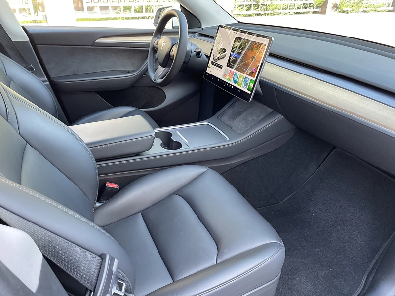 Tesla Model Y Long Range 4x4 Реална Обява, снимка 12 - Автомобили и джипове - 53257315