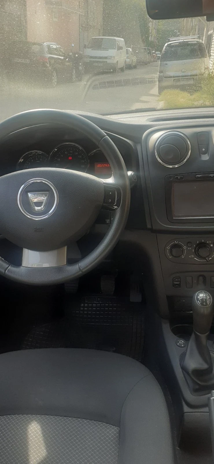 Dacia Logan 1.2 Gas, снимка 9 - Автомобили и джипове - 47001826