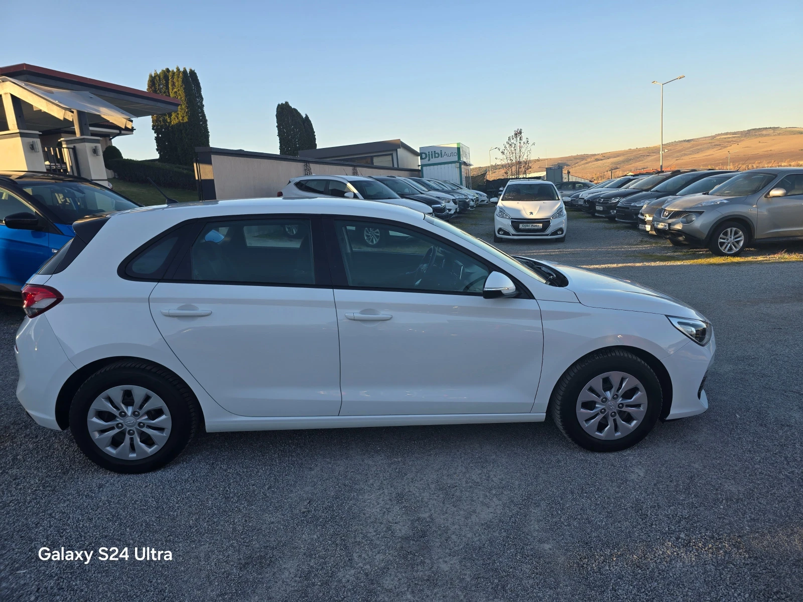 Hyundai I30 1.6-CRDI-95k.c-EURO6W - изображение 4