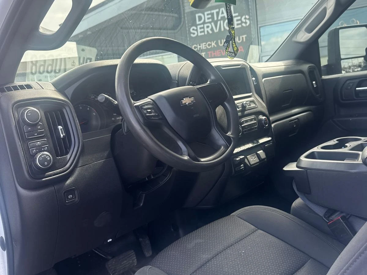 Chevrolet Silverado * 3500HD * Crew Cab Work Truck * * АвтоКредит - изображение 7
