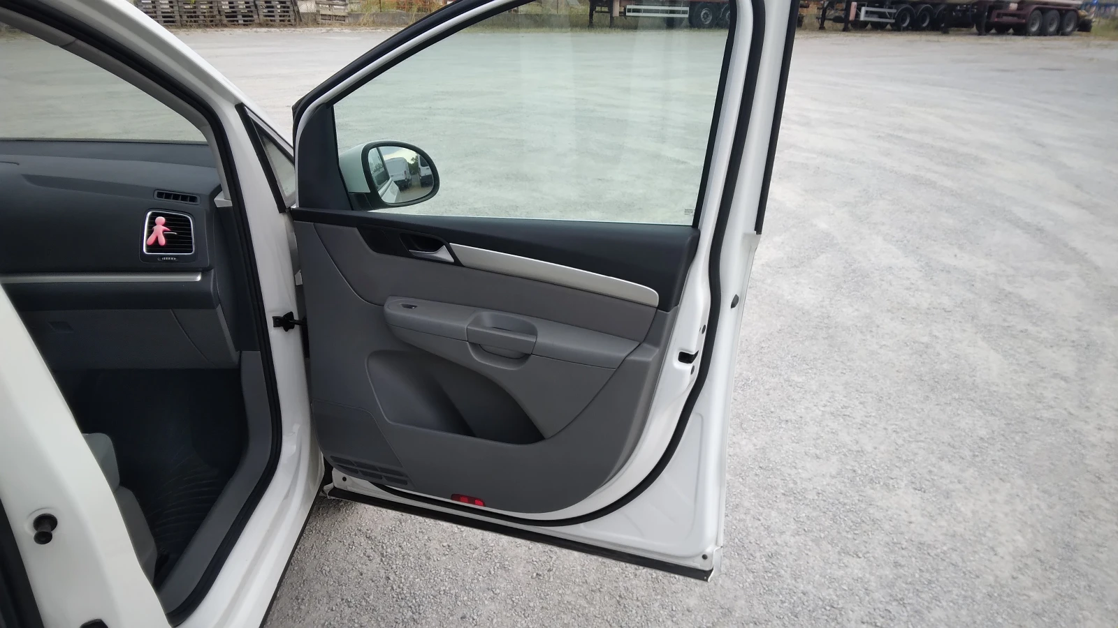 Seat Alhambra  - изображение 8