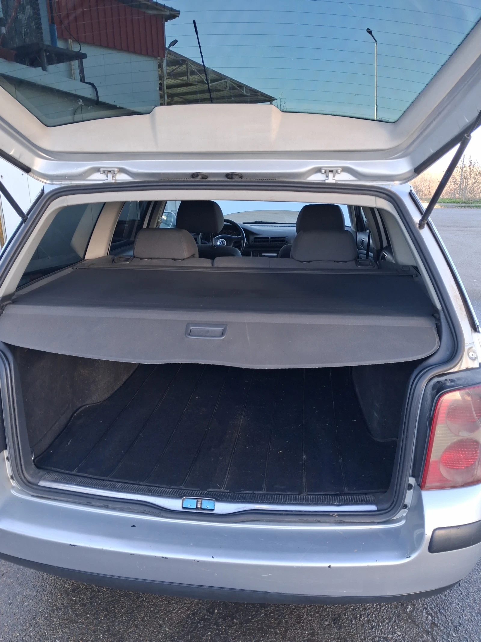 VW Passat 1.9 ��� 131 �.�  | Mobile.bg � ����������� 10