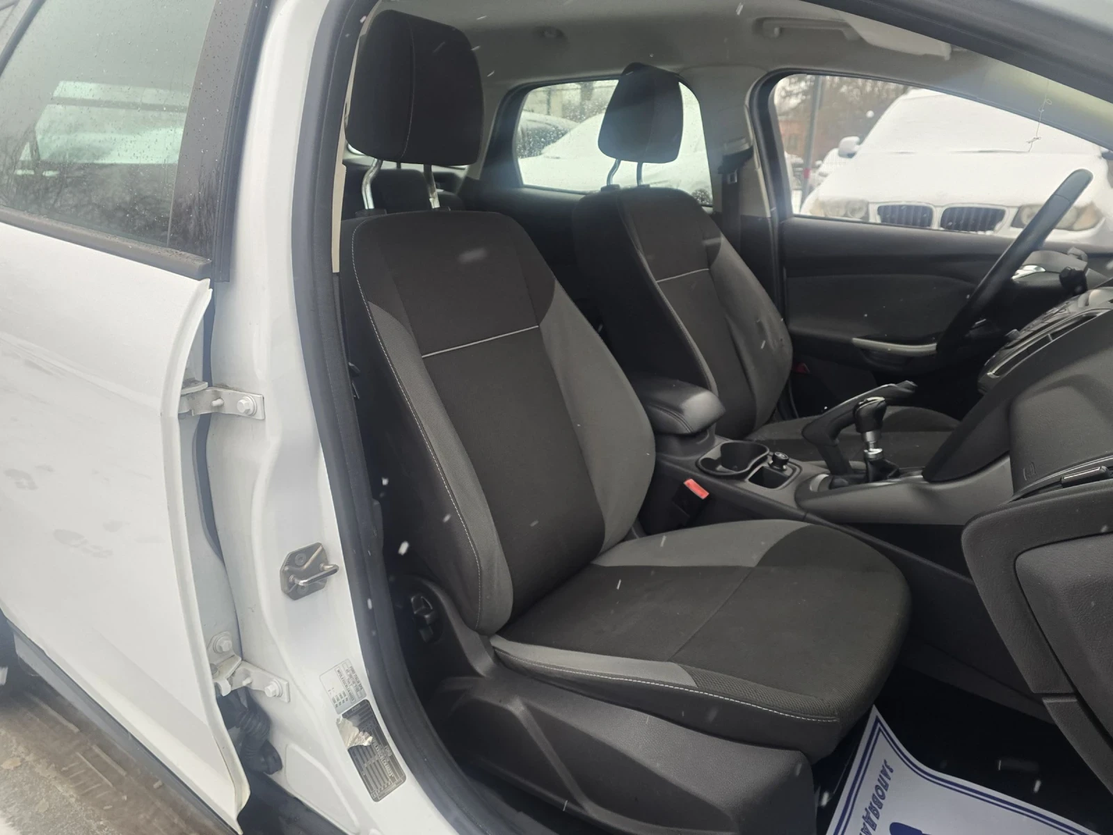 Ford Focus 1.6tdci 95�.� Titanium  | Mobile.bg � ����������� 13