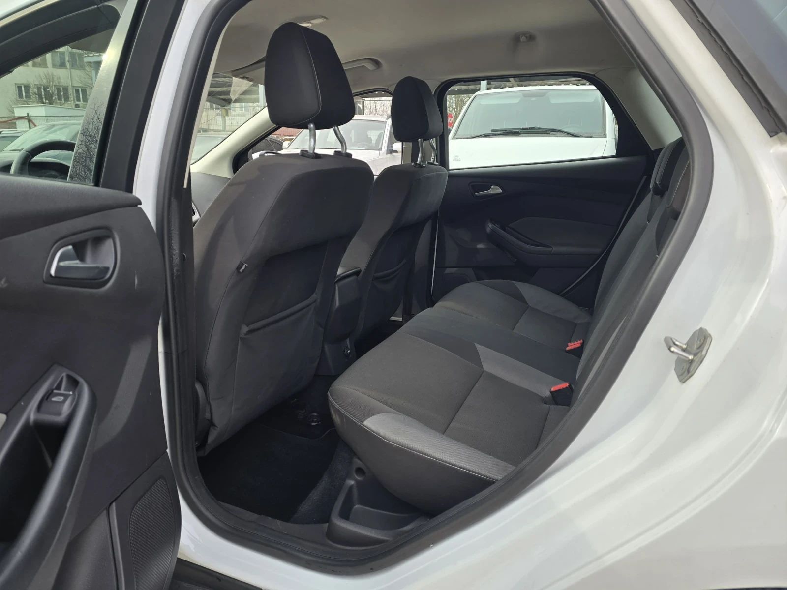 Ford Focus 1.6tdci 95к.с Titanium , снимка 12 - Автомобили и джипове - 53131204