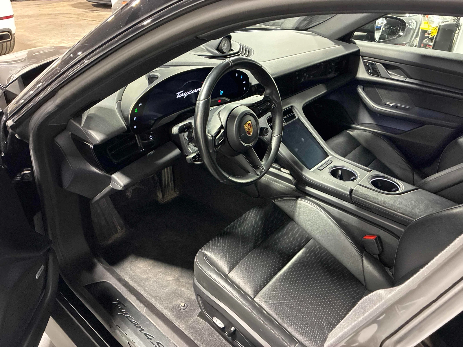 Porsche Taycan 4S - изображение 7