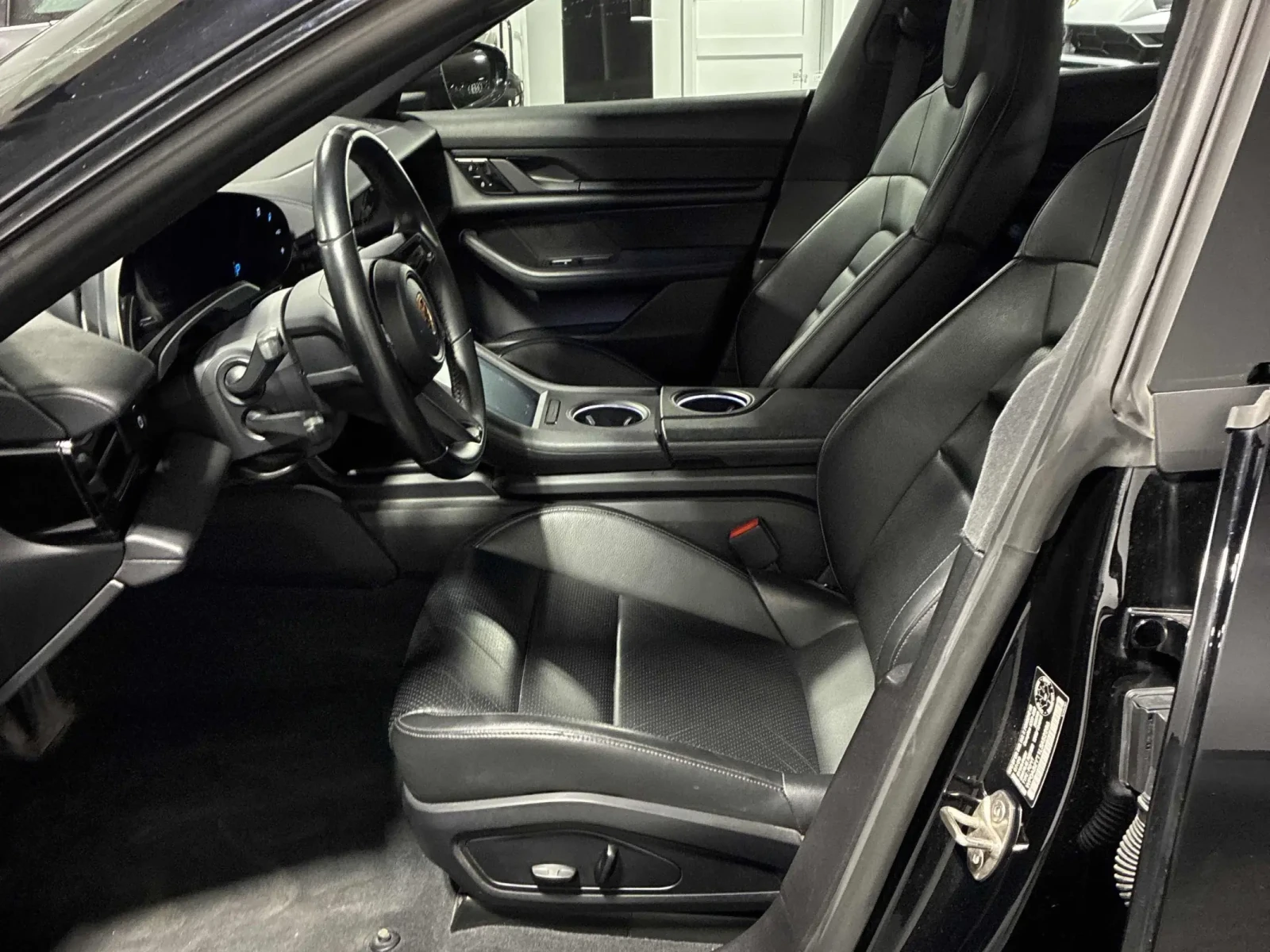 Porsche Taycan 4S - изображение 10