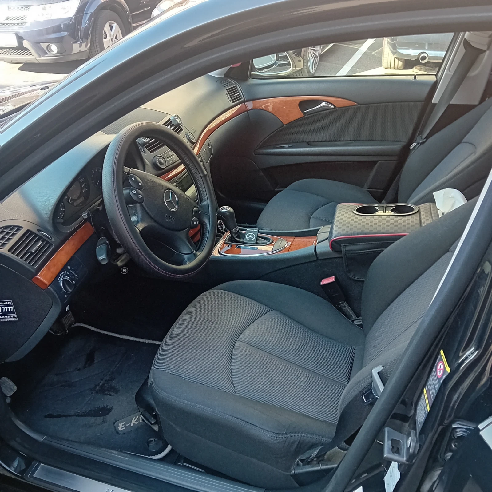 Mercedes-Benz E 200  - изображение 5