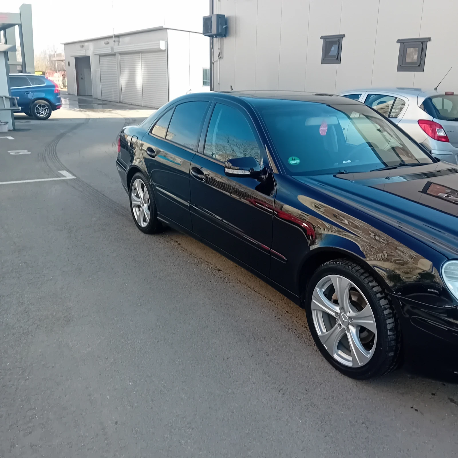 Mercedes-Benz E 200  - изображение 4