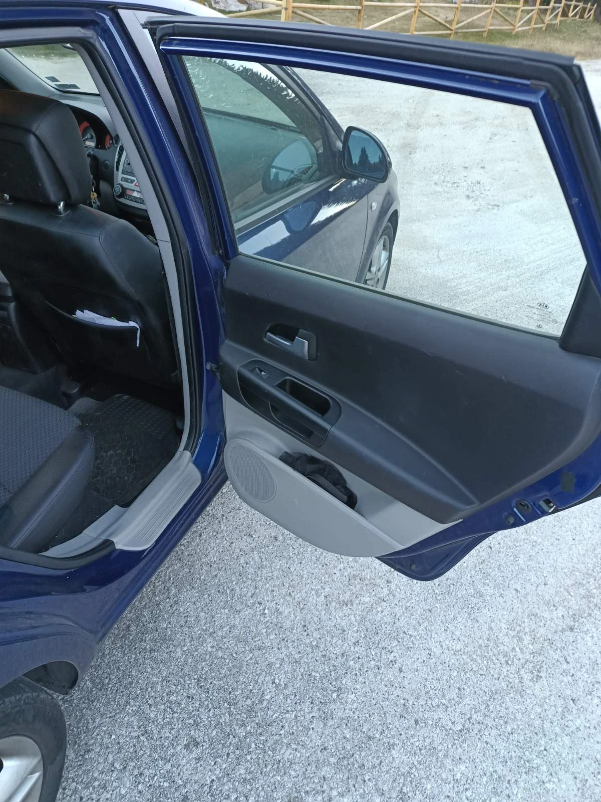 Kia Ceed 1.6i, снимка 14 - Автомобили и джипове - 53773812