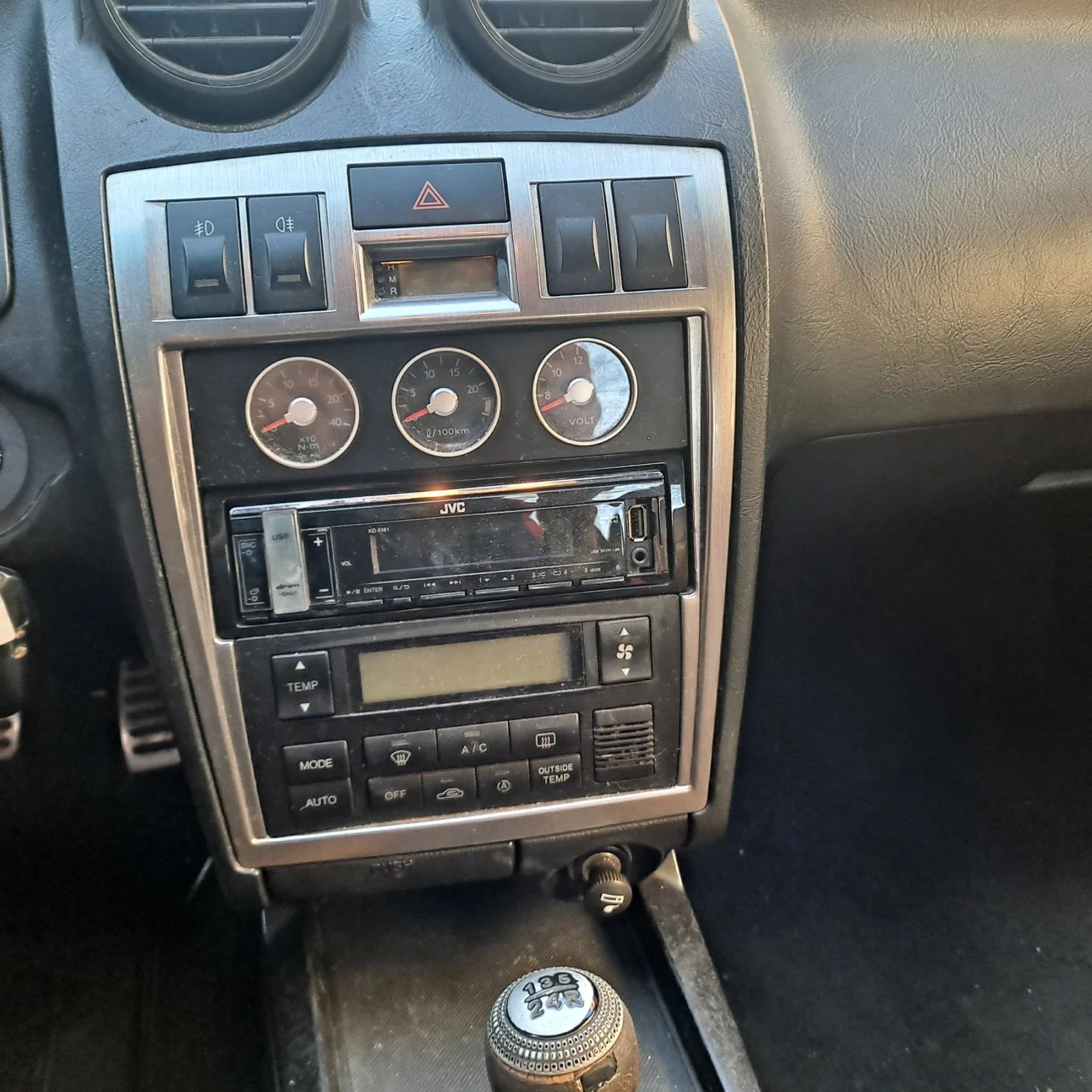 Hyundai Coupe 2.0 Бензин, снимка 7 - Автомобили и джипове - 53828728