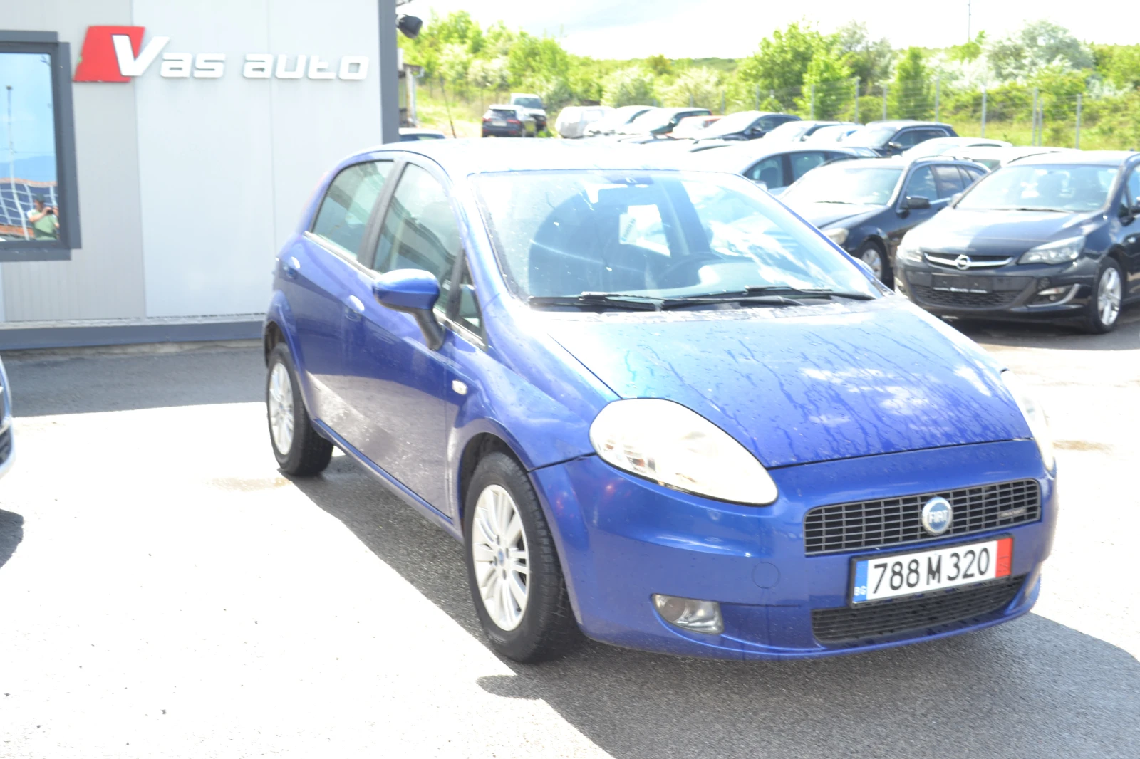 Fiat Punto 1.3 M-JET, снимка 2 - Автомобили и джипове - 54520703