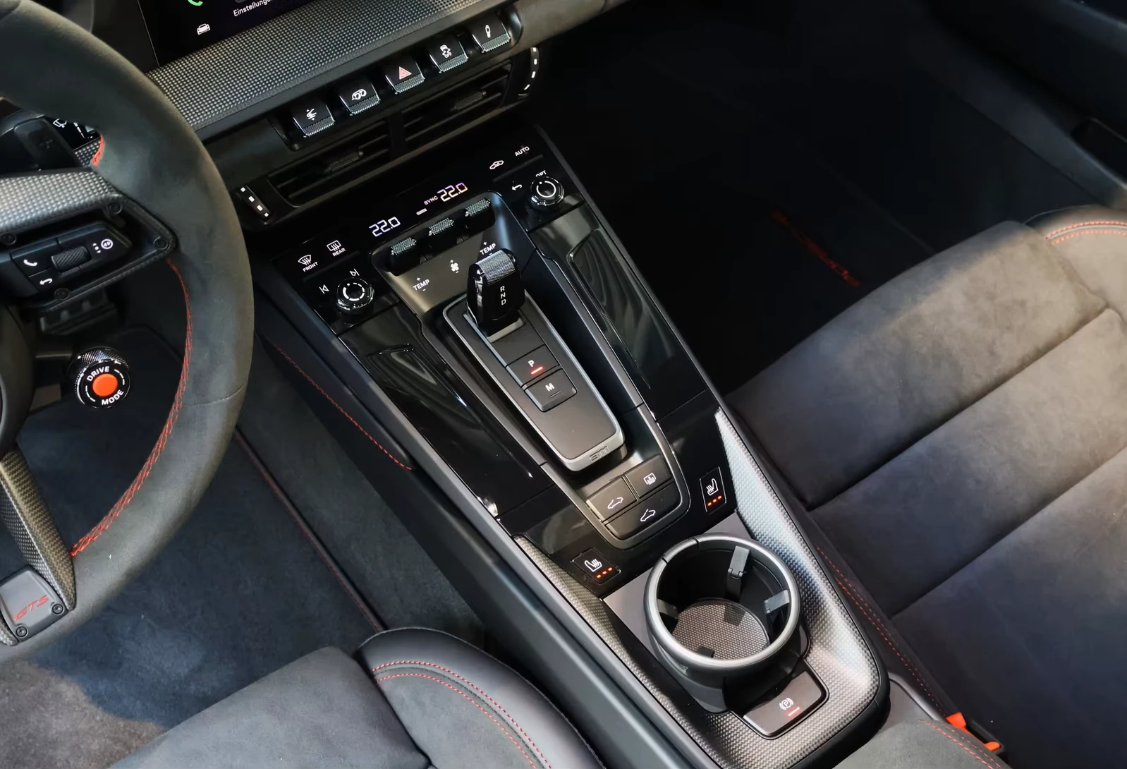 Porsche 911 992.2* CARRERA 4 GTS* LIFT* BOSE* DISTR* KEYLESS* , снимка 7 - Автомобили и джипове - 54677164