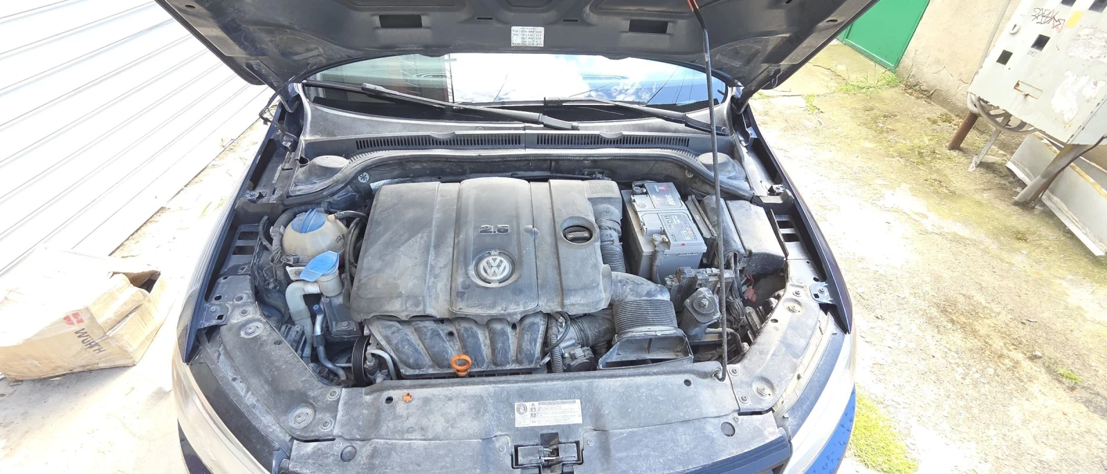VW Jetta 2.5 SE, снимка 7 - Автомобили и джипове - 54719454