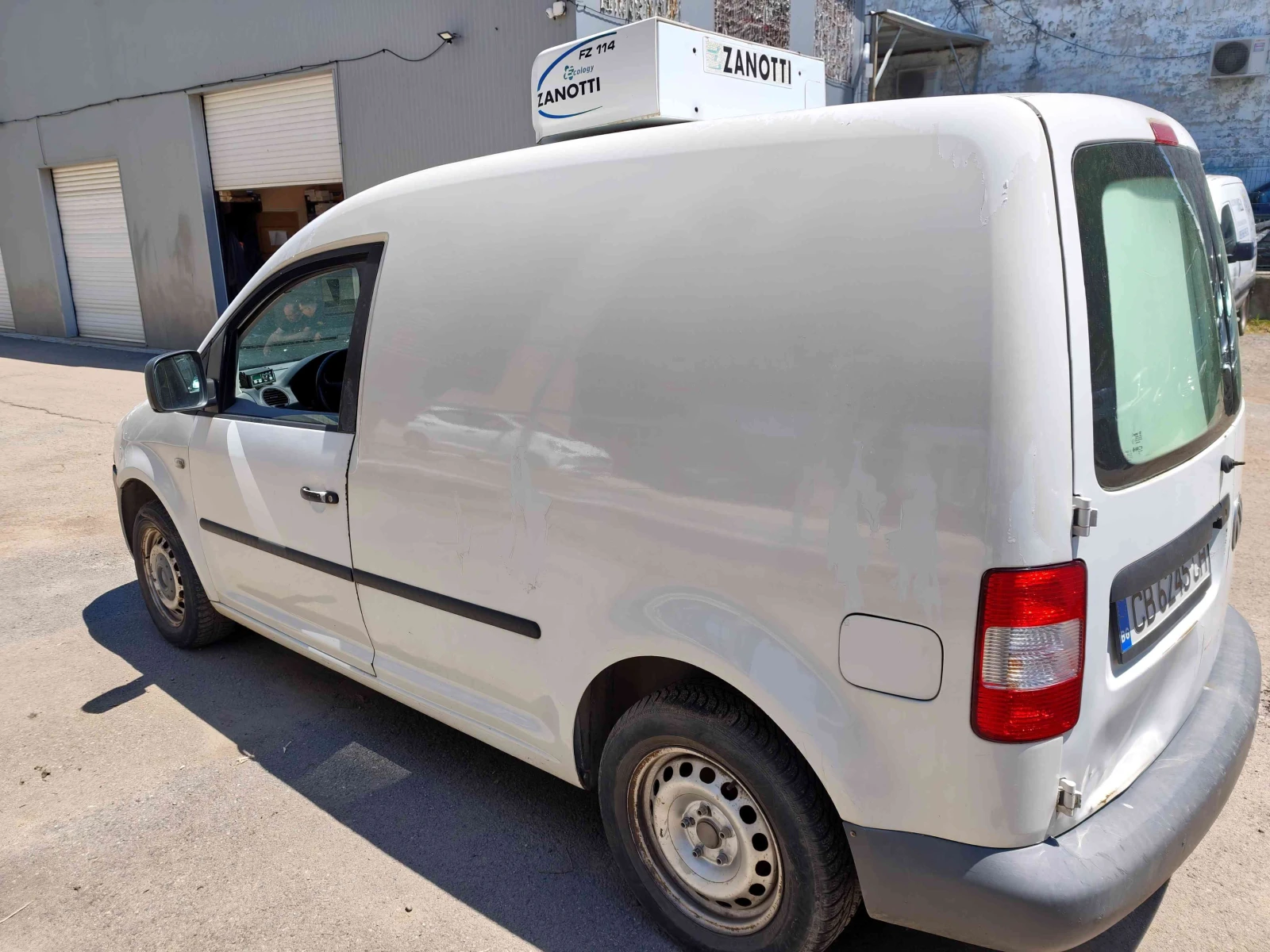 VW Caddy 1.9SDI, снимка 4 - Автомобили и джипове - 54948839