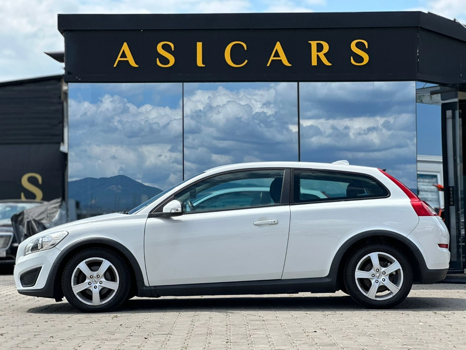 Volvo C30 / 1.6D / EURO 5 / SUMMUM /, снимка 2 - Автомобили и джипове - 55147006