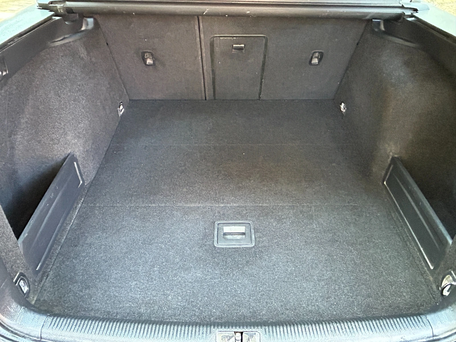 VW Passat 2.0TDI, снимка 16 - Автомобили и джипове - 56203585