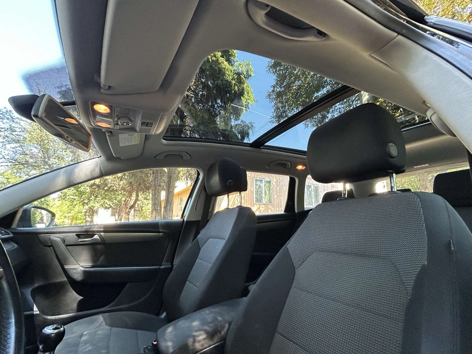 VW Passat 2.0TDI, снимка 12 - Автомобили и джипове - 56203585