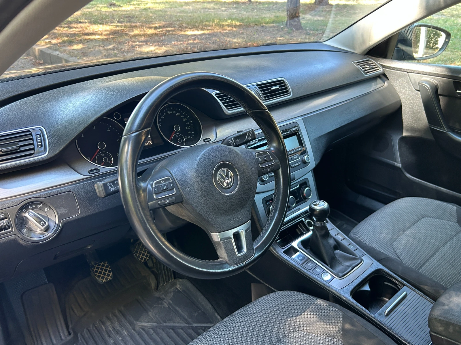 VW Passat 2.0TDI, снимка 13 - Автомобили и джипове - 56203585