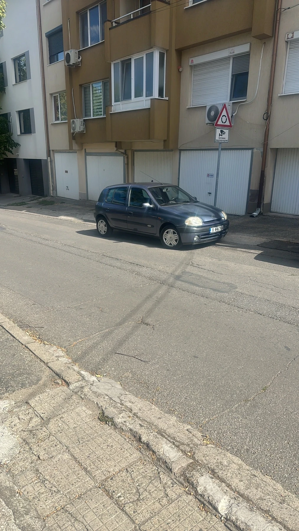Renault Clio 1.6 8v Автоматик , снимка 3 - Автомобили и джипове - 56233798