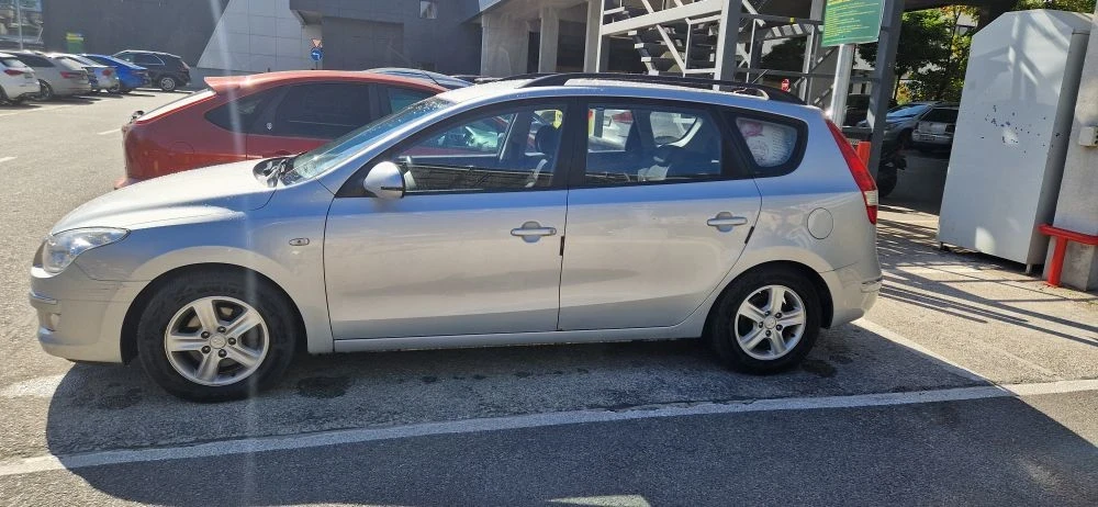 Hyundai I30 1.6D, снимка 4 - Автомобили и джипове - 56424792