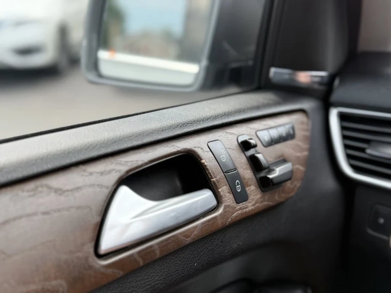 Mercedes-Benz ML 350 AMG* HARMAN* DISTRONIC* PANO* КАМЕРА* ДИЗЕЛ, снимка 12 - Автомобили и джипове - 52317697