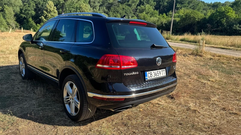 VW Touareg 3.0 TDI* V6* 4x4* EURO 6B* Швейцария* Facelift* Fu, снимка 2 - Автомобили и джипове - 52620634