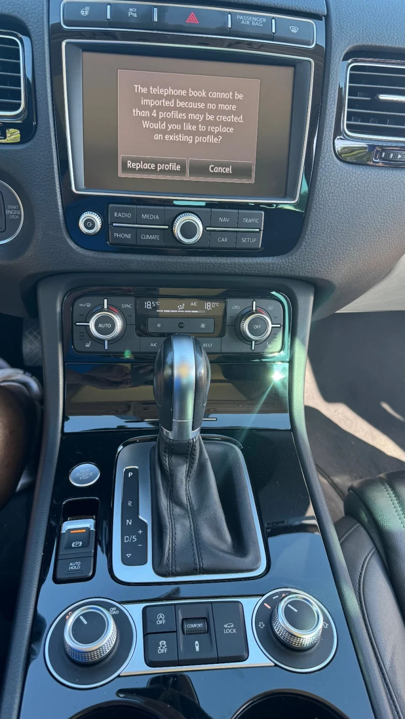 VW Touareg 3.0 TDI* V6* 4x4* EURO 6B* Швейцария* Facelift* Fu, снимка 9 - Автомобили и джипове - 52620634