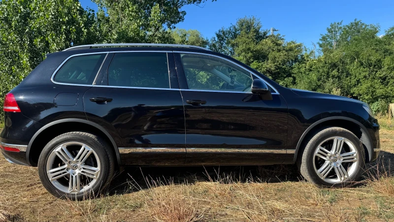 VW Touareg 3.0 TDI* V6* 4x4* EURO 6B* Швейцария* Facelift* Fu, снимка 4 - Автомобили и джипове - 52620634