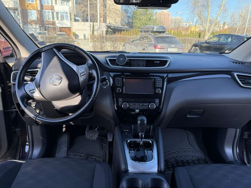 Nissan Qashqai, снимка 8 - Автомобили и джипове - 53583596