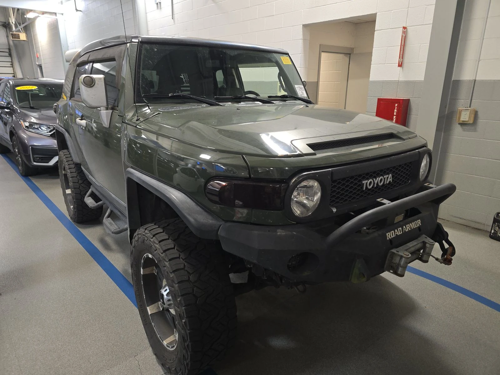 Toyota Fj cruiser 2010 Toyota FJ Cruiser wRear Doors - изображение 2
