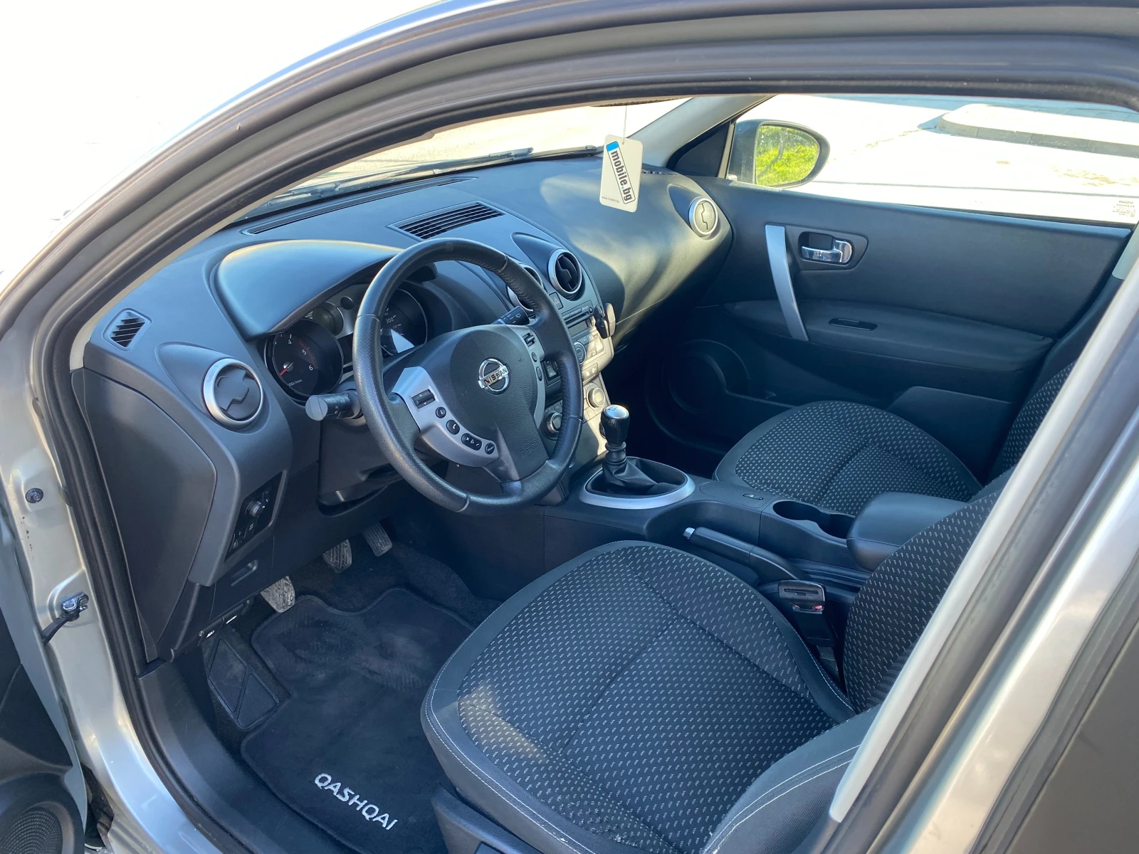 Nissan Qashqai 1.5 dci, снимка 6 - Автомобили и джипове - 54358794