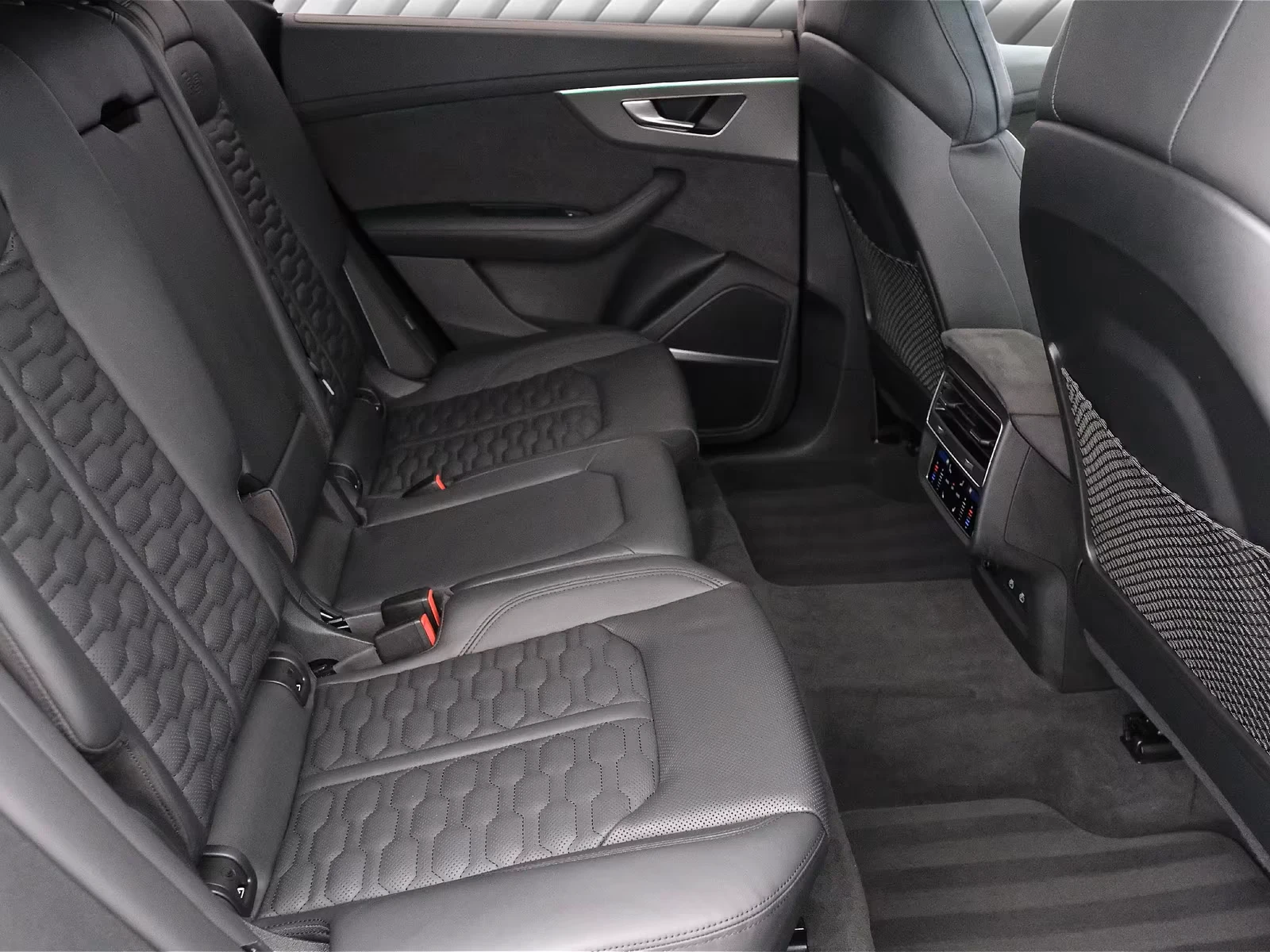 Audi RSQ8 * PANO* B&O* HEAD-UP* 360CAM* DISTR* KEYLESS* MEMO, снимка 12 - Автомобили и джипове - 54519871