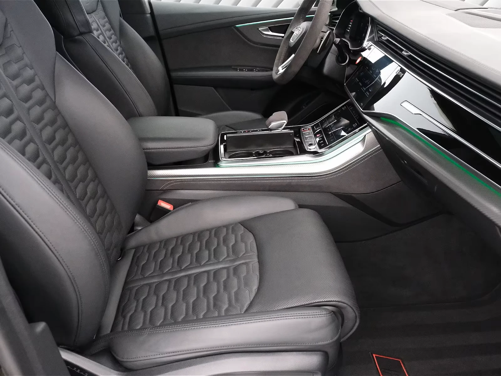 Audi RSQ8 * PANO* B&O* HEAD-UP* 360CAM* DISTR* KEYLESS* MEMO, снимка 11 - Автомобили и джипове - 54519871