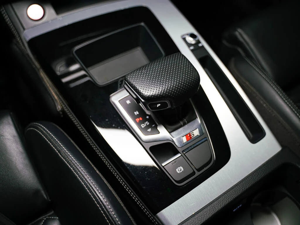 Audi SQ5 TECHNIK* BLACK OPTIC* HEAD-UP* DISTRONIC* 360 CAM, снимка 15 - Автомобили и джипове - 54727040